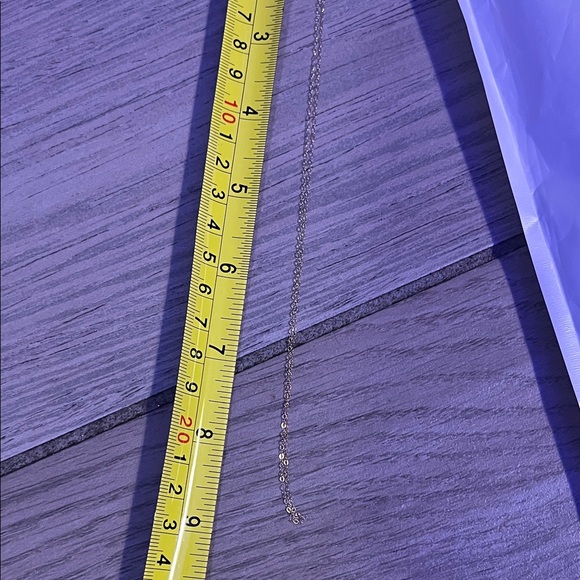 Elegant Gold Chain Necklace - Picture 3 of 3